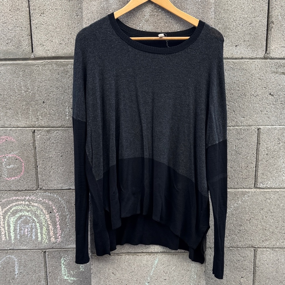 Eileen Fisher Italian Yarn Viscose Blend Women's Black and Gray Top Medium